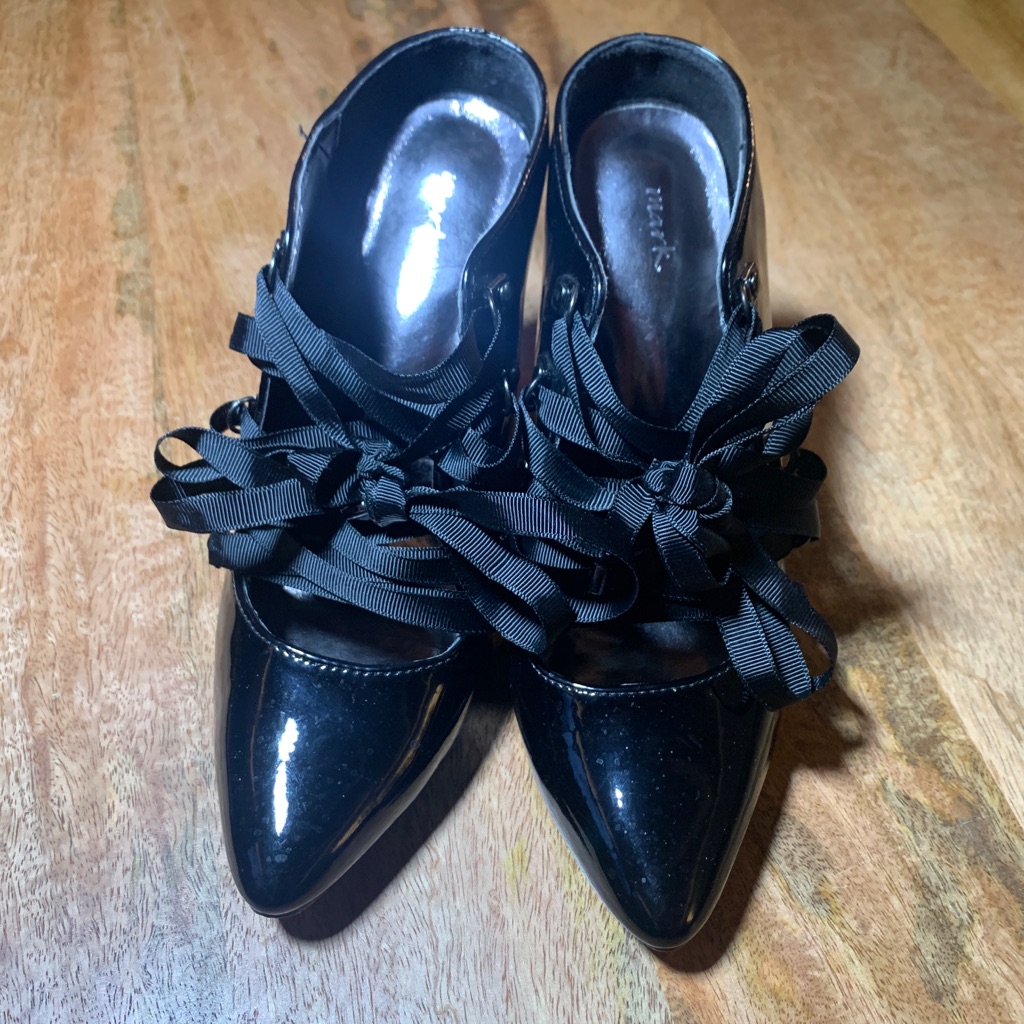 493 Avon By Mark Heels